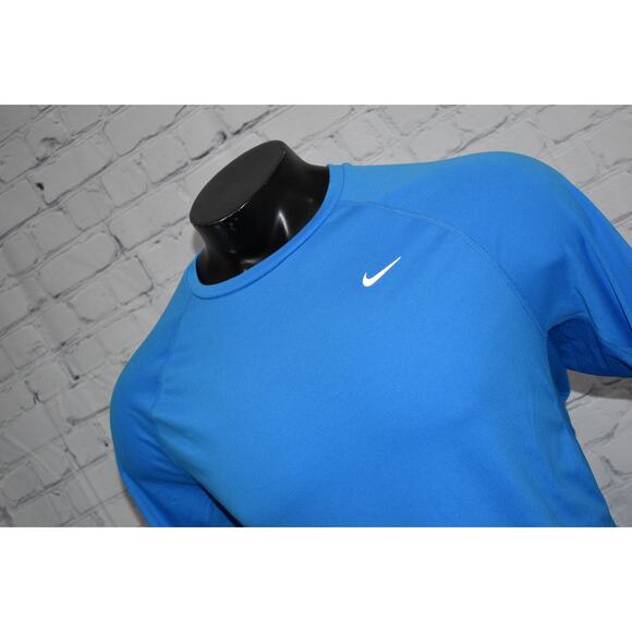 Nike Gym Running Shirt Workout Men Size Large Athletic Fit Polyester Dri-Fit - Picture 1 of 7